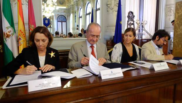 Fundación Lara y Ayuntamiento de Málaga firman el convenio para el Premio Málaga de Novela