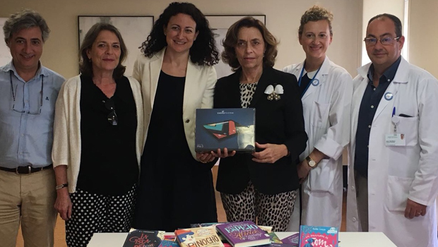 La Fundación José Manuel Lara dona material de lectura al Hospital Infantil del Virgen del Rocío