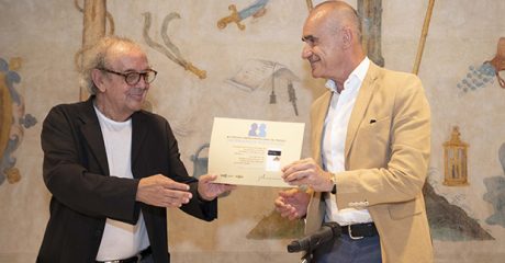 Antonio Jiménez Millán recibió el XII Premio Iberoamericano de Poesía hermanos Machado por su libro ‘Noche en París’